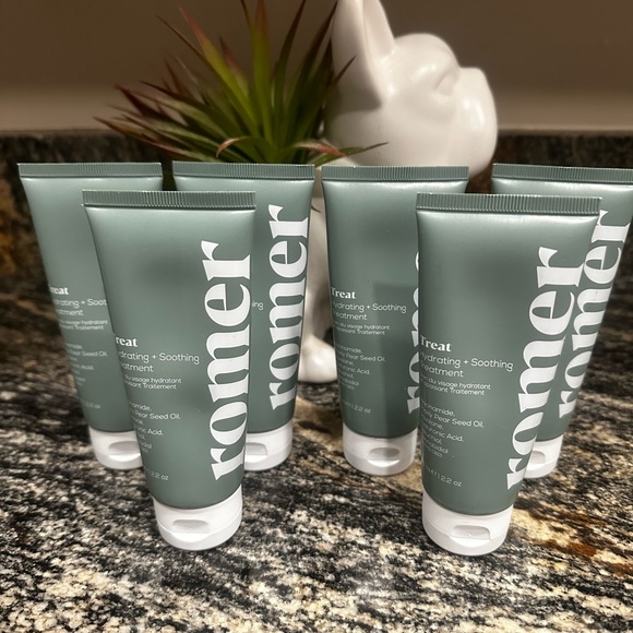 Other - ✨💎NEW💎✨ UNOPENED ROMER SKINCARE BUNDLE!
COMES WITH GIFT